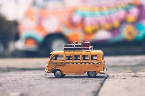 使用高效文檔翻譯，在線免費(fèi)翻譯嗨翻五一