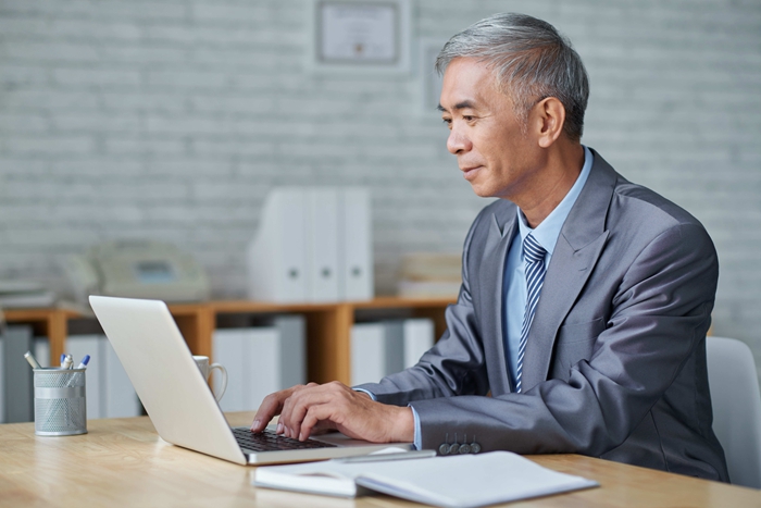 出國文件翻譯費用有多少？人工翻譯有什么顯著優(yōu)勢?